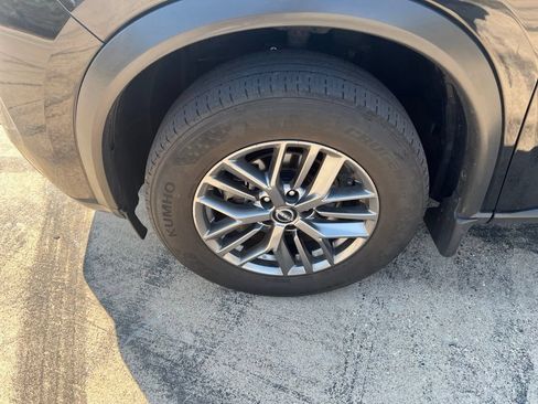 Used 2023 Nissan Rogue S AWD/4WD image 2