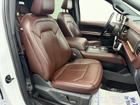 Used 2024 Ford Expedition Max Limited AWD/4WD image 22