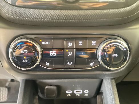 Used 2023 Chevrolet TrailBlazer LT w/ Convenience Package AWD/4WD image 27