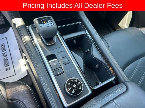 Used 2025 Nissan Pathfinder Platinum w/ Cargo Package AWD/4WD image 11