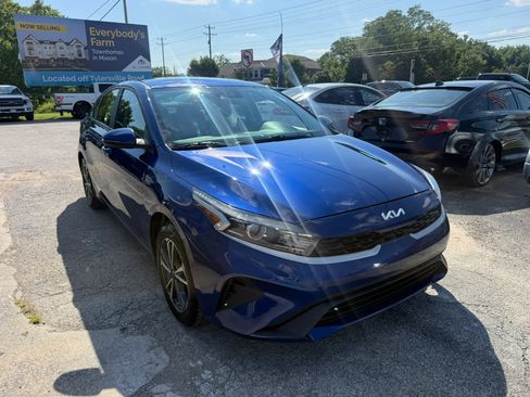Used 2023 Kia Forte LXS w/ LXS Technology Package FWD image 8