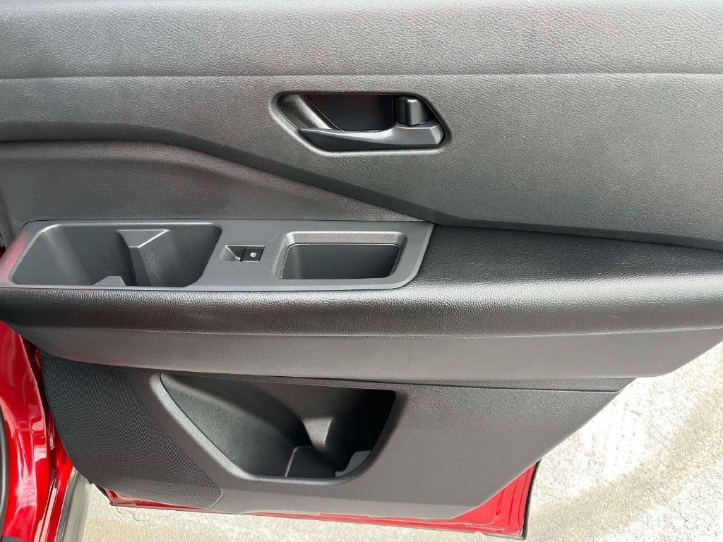 Used 2026 Nissan Pathfinder SV FWD image 19