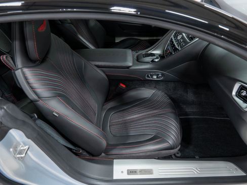 Used 2018 Aston Martin DB11 V12 image 65