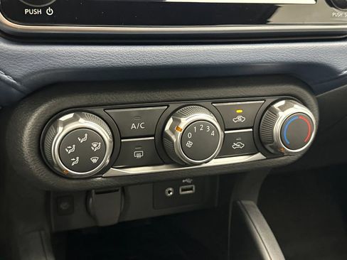 New 2025 Nissan Versa SV image 18