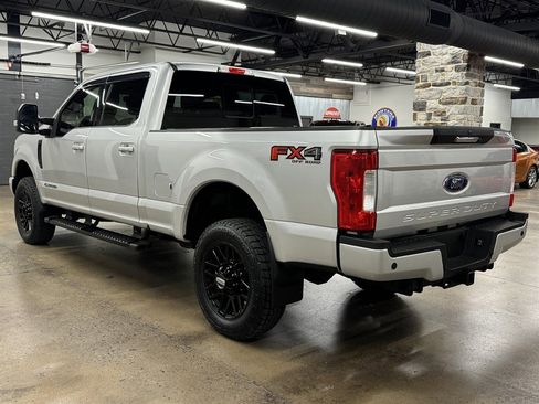Used 2019 Ford F350 Lariat image 10