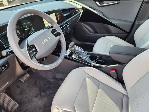 New 2026 Kia Niro EX image 6
