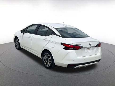 Used 2025 Nissan Versa SV image 11