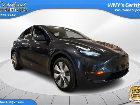 Used 2024 Tesla Model Y Long Range RWD image 4