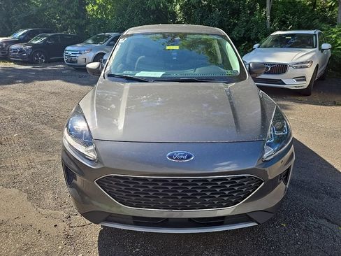 Used 2022 Ford Escape SE FWD image 2