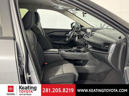 Used 2024 Nissan Rogue SV image 19