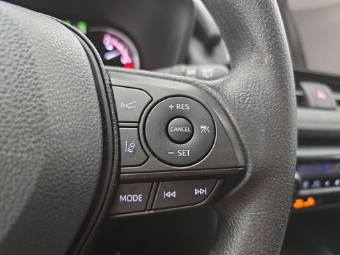 Used 2025 Toyota RAV4 XLE image 17