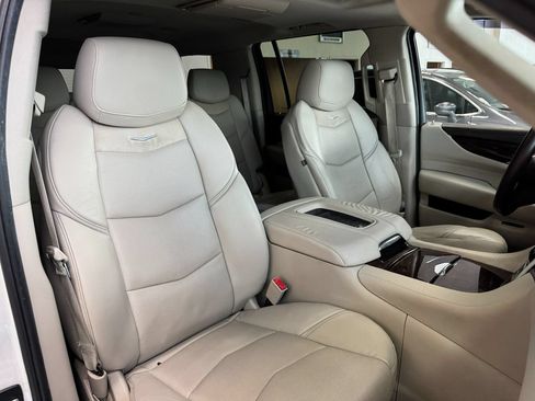 Used 2015 Cadillac Escalade ESV Premium AWD/4WD image 18
