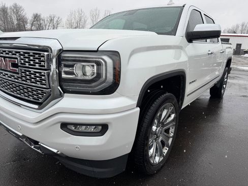 Used 2017 GMC Sierra 1500 Denali w/ Denali Ultimate Package image 9