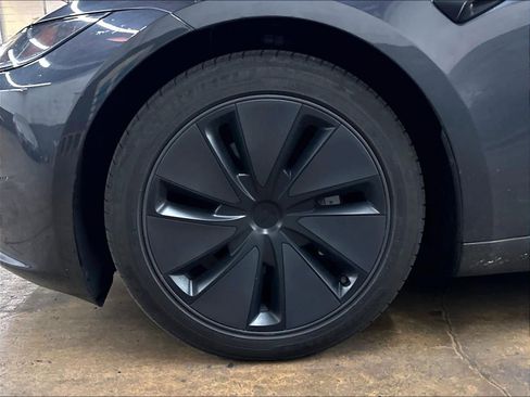 Used 2024 Tesla Model 3 Standard Range RWD image 11