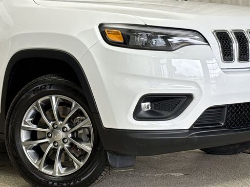 Used 2020 Jeep Cherokee Latitude Plus w/ Cold Weather Group image 3