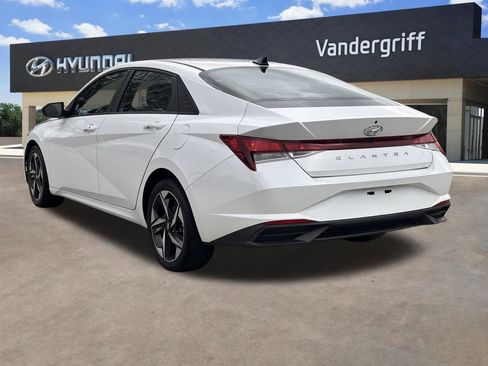 Used 2023 Hyundai Elantra SEL w/ Convenience Package image 10