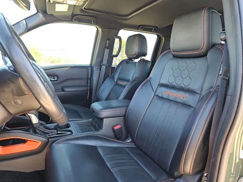 Used 2023 Nissan Frontier PRO-4X w/ Pro-4X Premium Package image 12