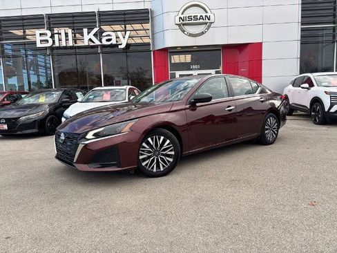 Certified 2024 Nissan Altima 2.5 SV image 1