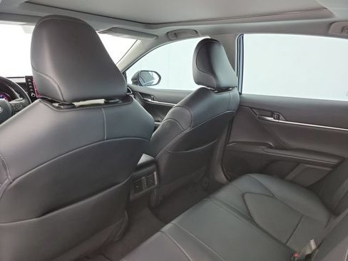 Used 2022 Toyota Camry XSE FWD image 13