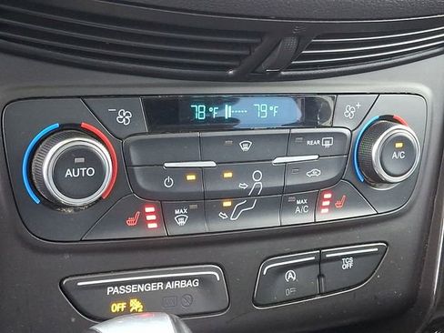 Used 2017 Ford Escape Titanium image 16