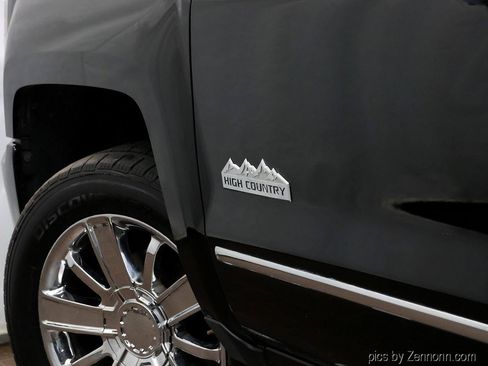 Used 2016 Chevrolet Silverado 1500 High Country w/ High Country Premium Package AWD/4WD image 10