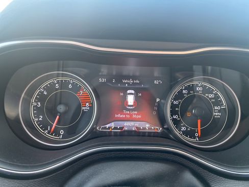 Used 2019 Jeep Cherokee Trailhawk w/ Cold Weather Group AWD/4WD image 7