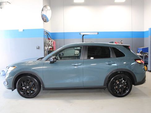 Used 2025 Honda HR-V Sport image 9