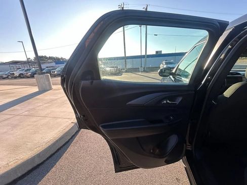 Used 2023 Chevrolet TrailBlazer LS FWD image 24