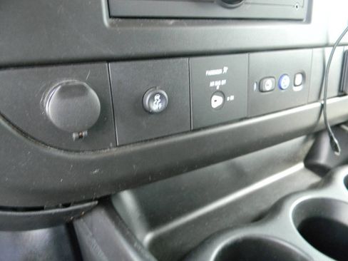 Used 2021 Chevrolet Express 2500 RWD image 13