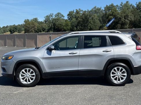 Used 2019 Jeep Cherokee Latitude w/ Popular Appearance Group AWD/4WD image 6