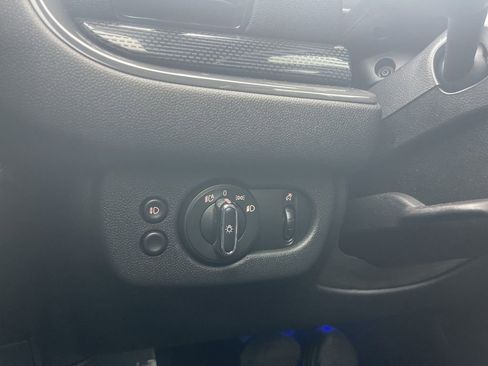 Used 2019 MINI Cooper Clubman S image 25