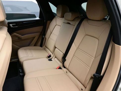 Certified 2021 Porsche Cayenne image 13