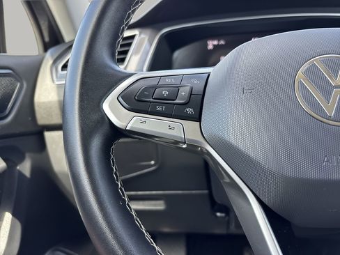 Used 2024 Volkswagen Tiguan SE image 27