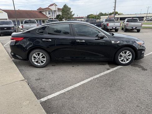 Used 2017 Kia Optima LX FWD image 7