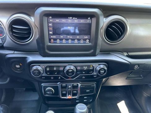 Used 2022 Jeep Gladiator Sport AWD/4WD image 10