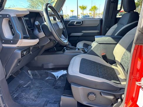 Used 2023 Ford Bronco Wildtrak image 5