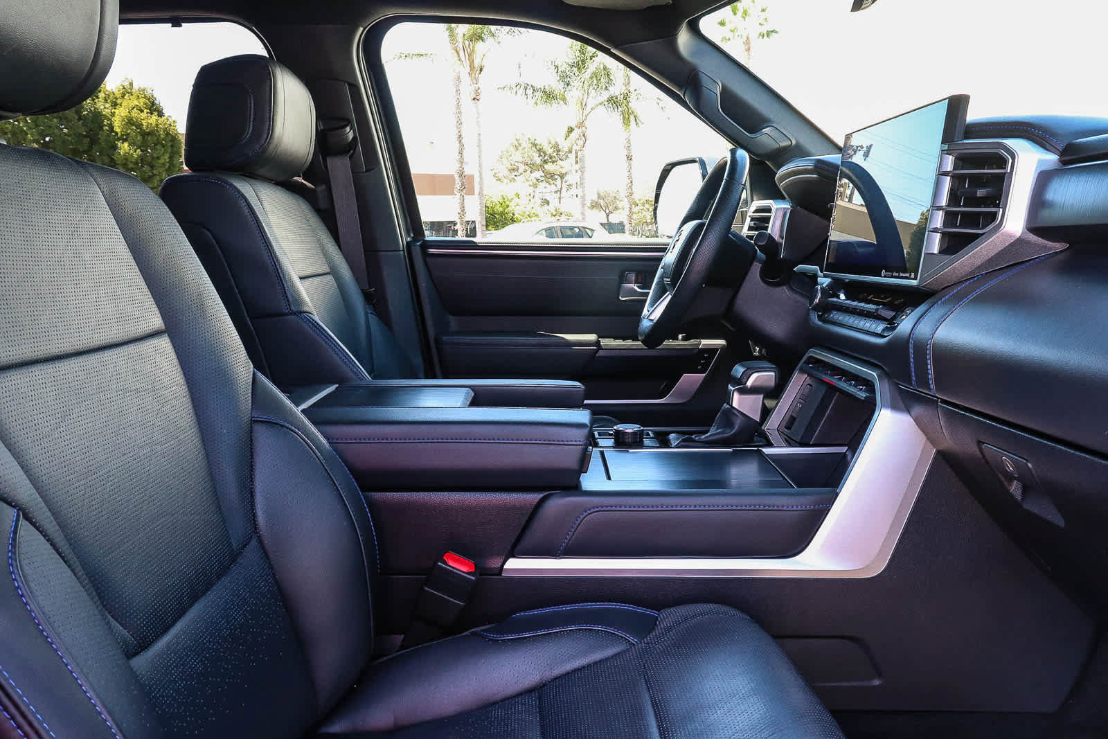 Used 2024 Toyota Sequoia Platinum AWD/4WD image 29
