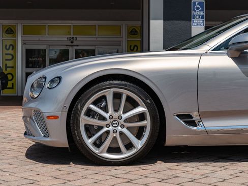 Used 2022 Bentley Continental GT image 9