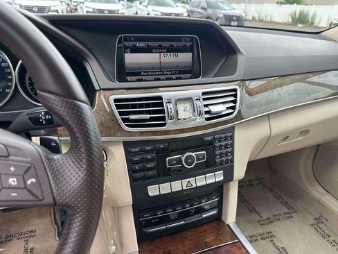 Used 2014 Mercedes-Benz E 350 4MATIC Sedan image 29