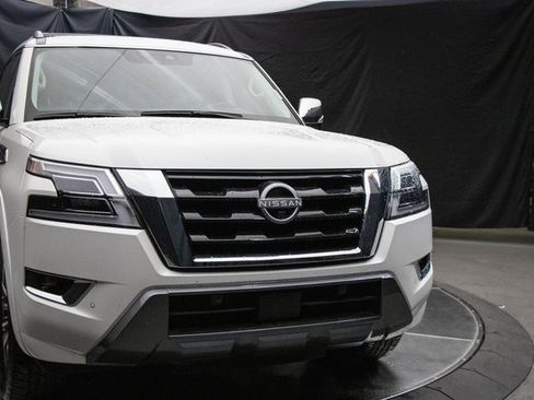 Used 2024 Nissan Armada Platinum w/ Captain's Chairs Package image 3