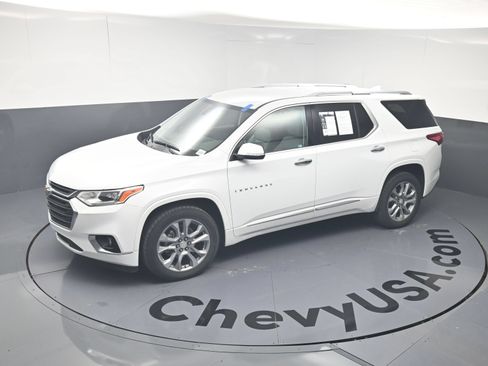 Used 2018 Chevrolet Traverse Premier FWD image 30