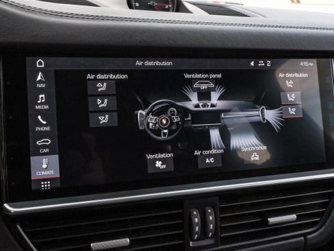 Used 2019 Porsche Cayenne Turbo image 32