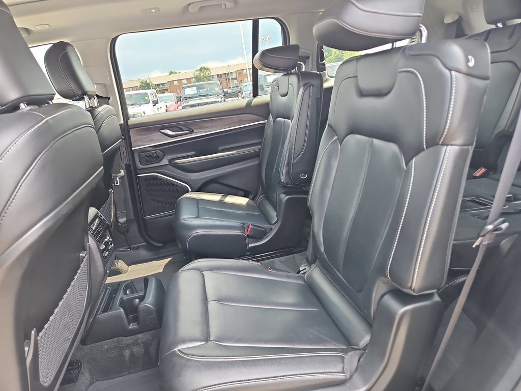 Used 2022 Jeep Grand Cherokee L Limited AWD/4WD image 14