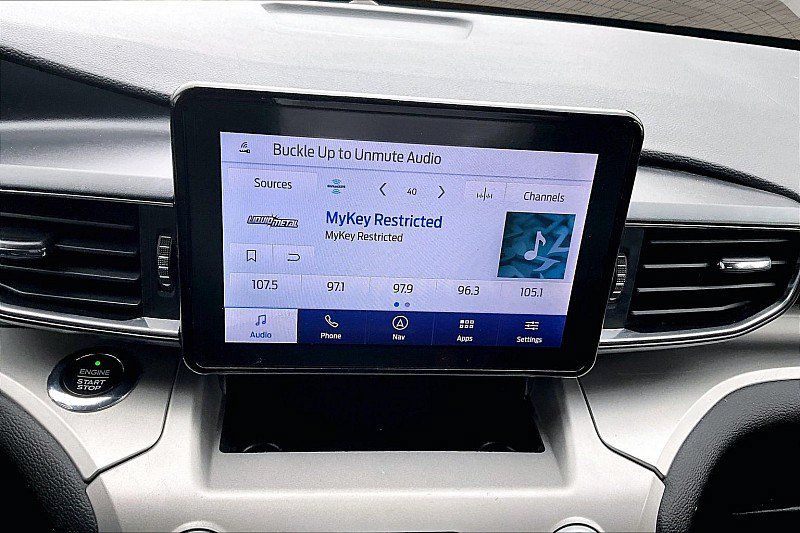 Used 2021 Ford Explorer XLT w/ Equipment Group 202A AWD/4WD image 20