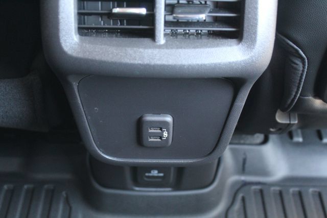 Used 2024 GMC Terrain SLT w/ Infotainment Package II FWD image 19