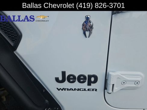 Used 2022 Jeep Wrangler Sport AWD/4WD image 32