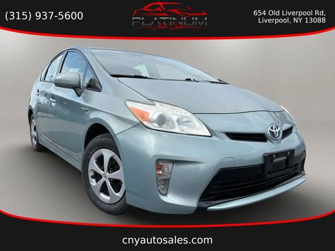 Used 2013 Toyota Prius Two image 1