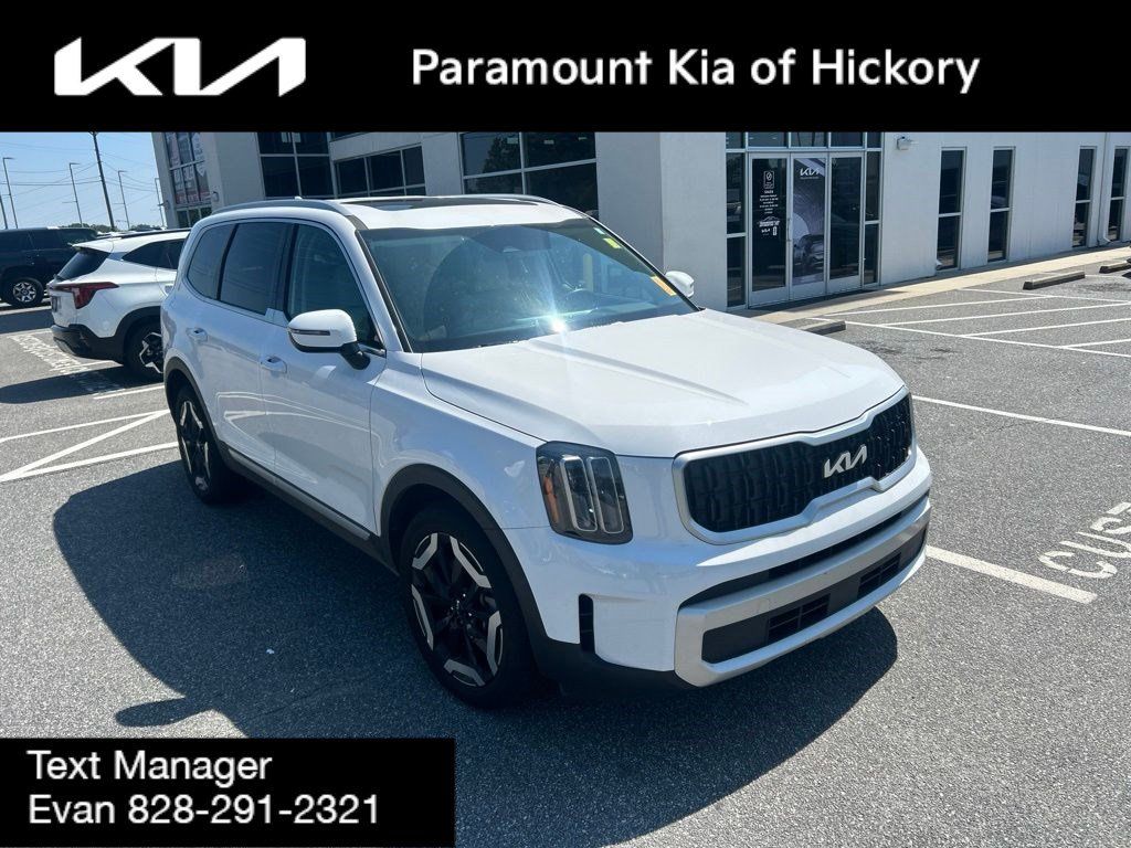 Used 2025 Kia Telluride EX FWD image 3