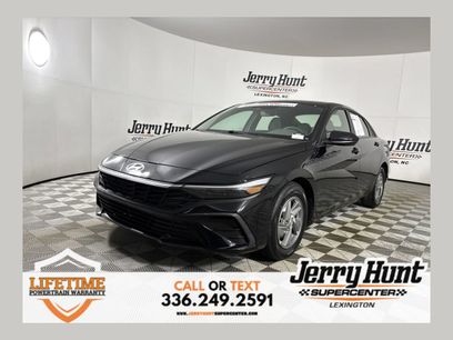 Used 2025 Hyundai Elantra SE