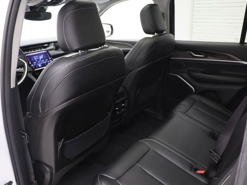 Used 2023 Jeep Grand Cherokee 4WD 4xe image 10